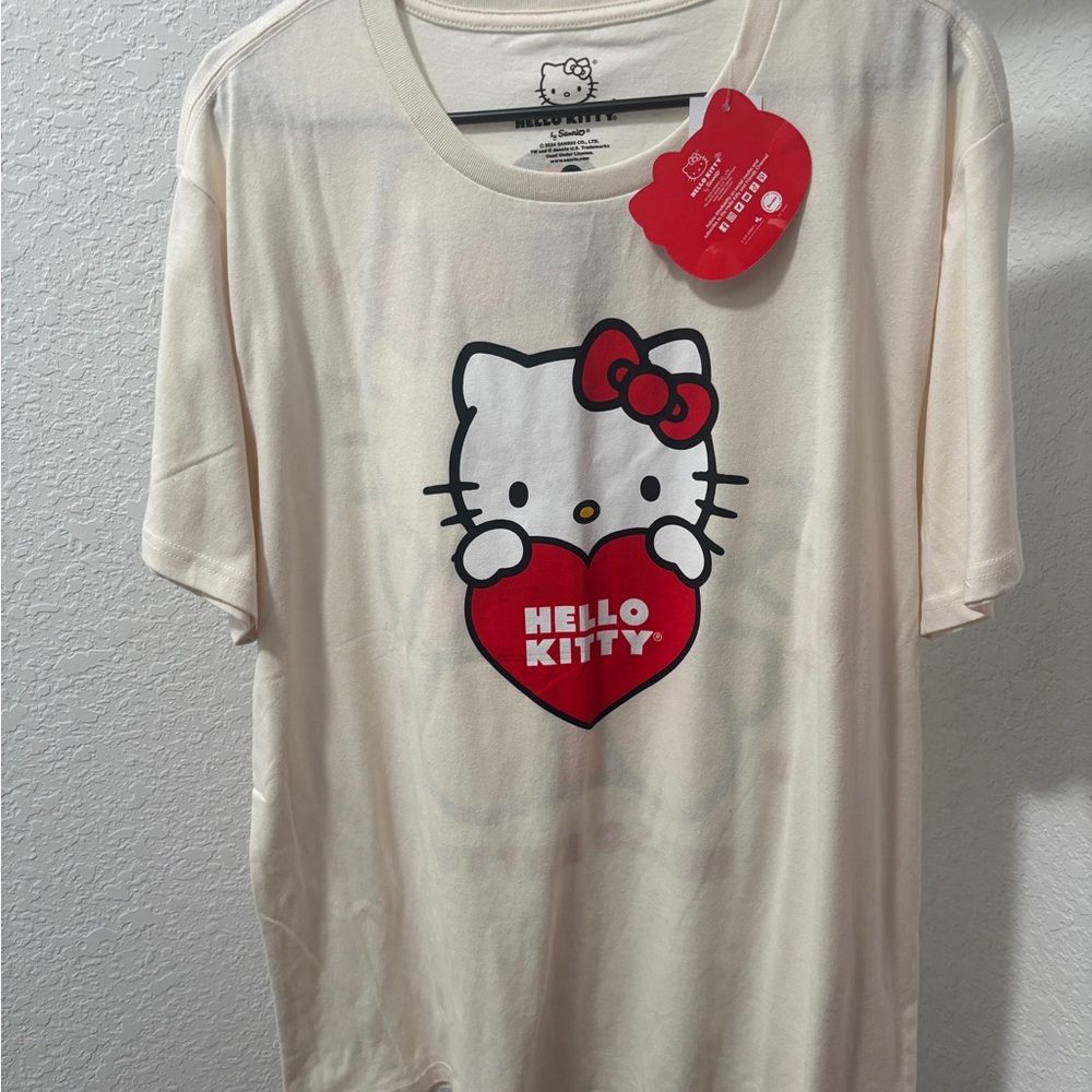 Hello Kitty by Sanrio Women’s Oversized Kawaii Graphic Tee NWT - Picture 3 of 11